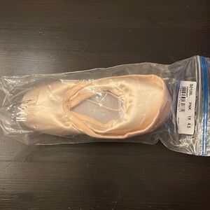 BLOCH The Hannah Pointe Shoe Size 4.5 Width 1X S0 109 Pink Satin
